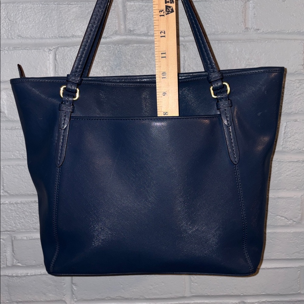 💙 Coach Peyton Leather Shoulder Bag/Purse in Dark Blue/Gold - Picture 9 of 16